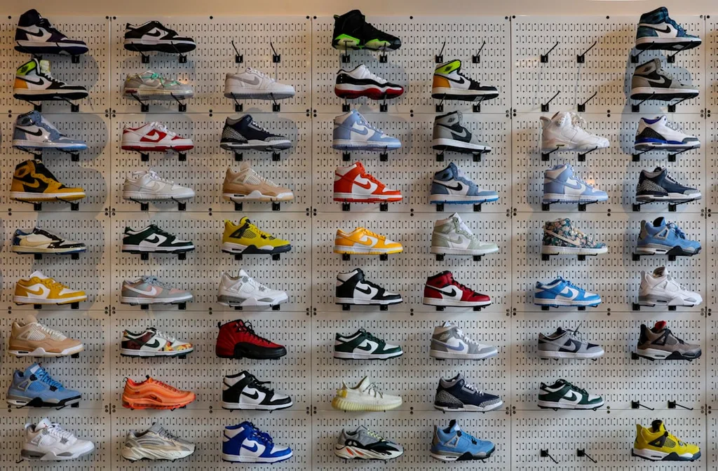Shoe shelf retail display — wholesale footwear supply direction